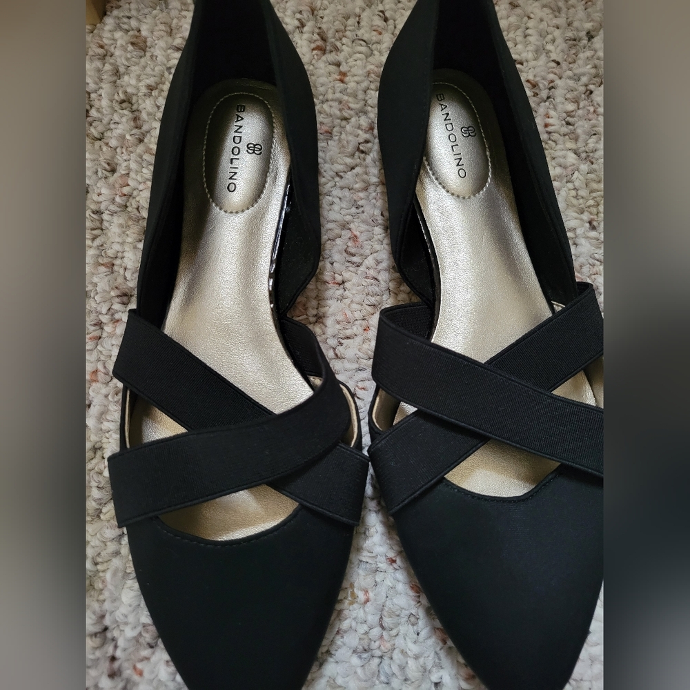 Bandolino Women's Black Flats Size 6.5